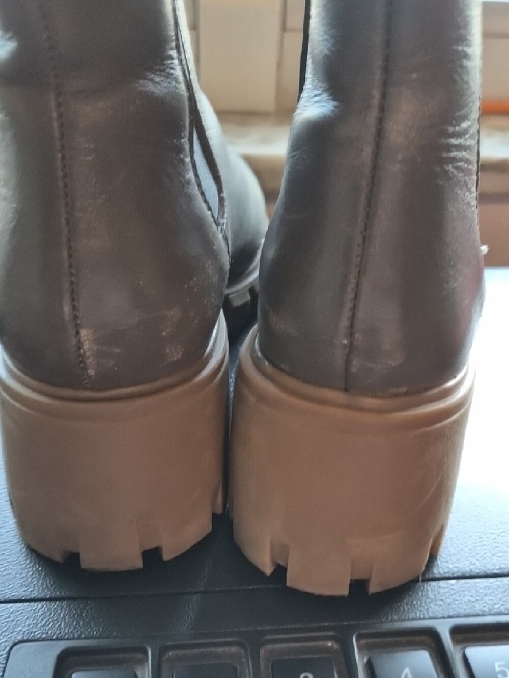 Steve Madden Olive Green Leather Chelsea Lug Booties - Picture 4 of 5